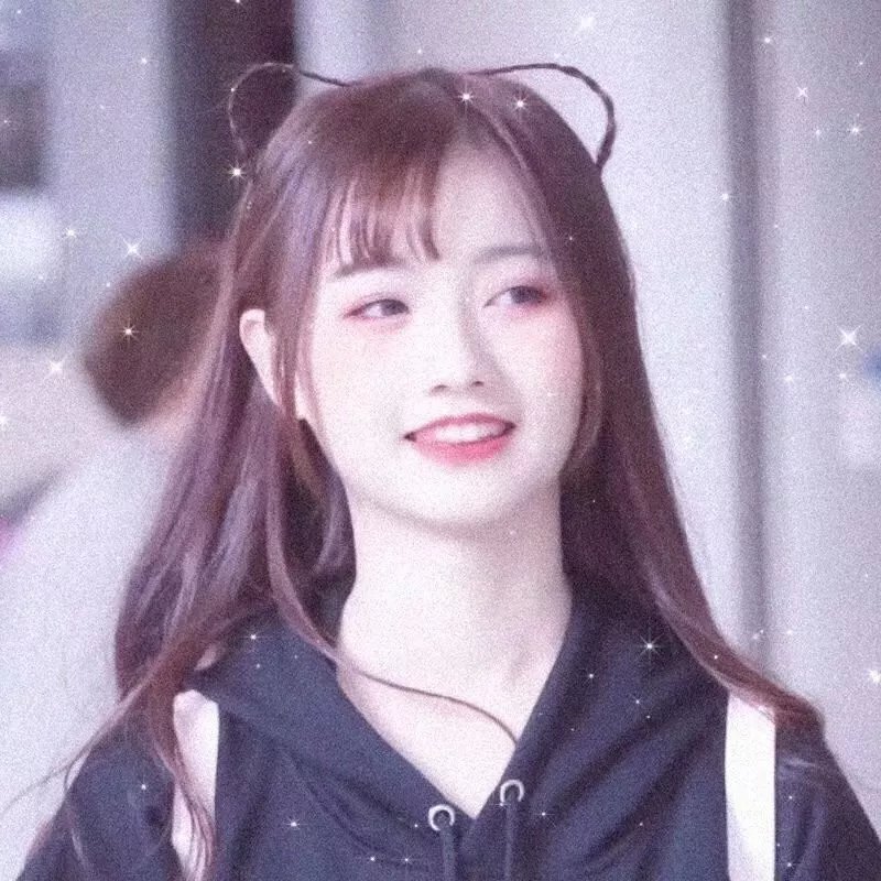 黑衣女孩